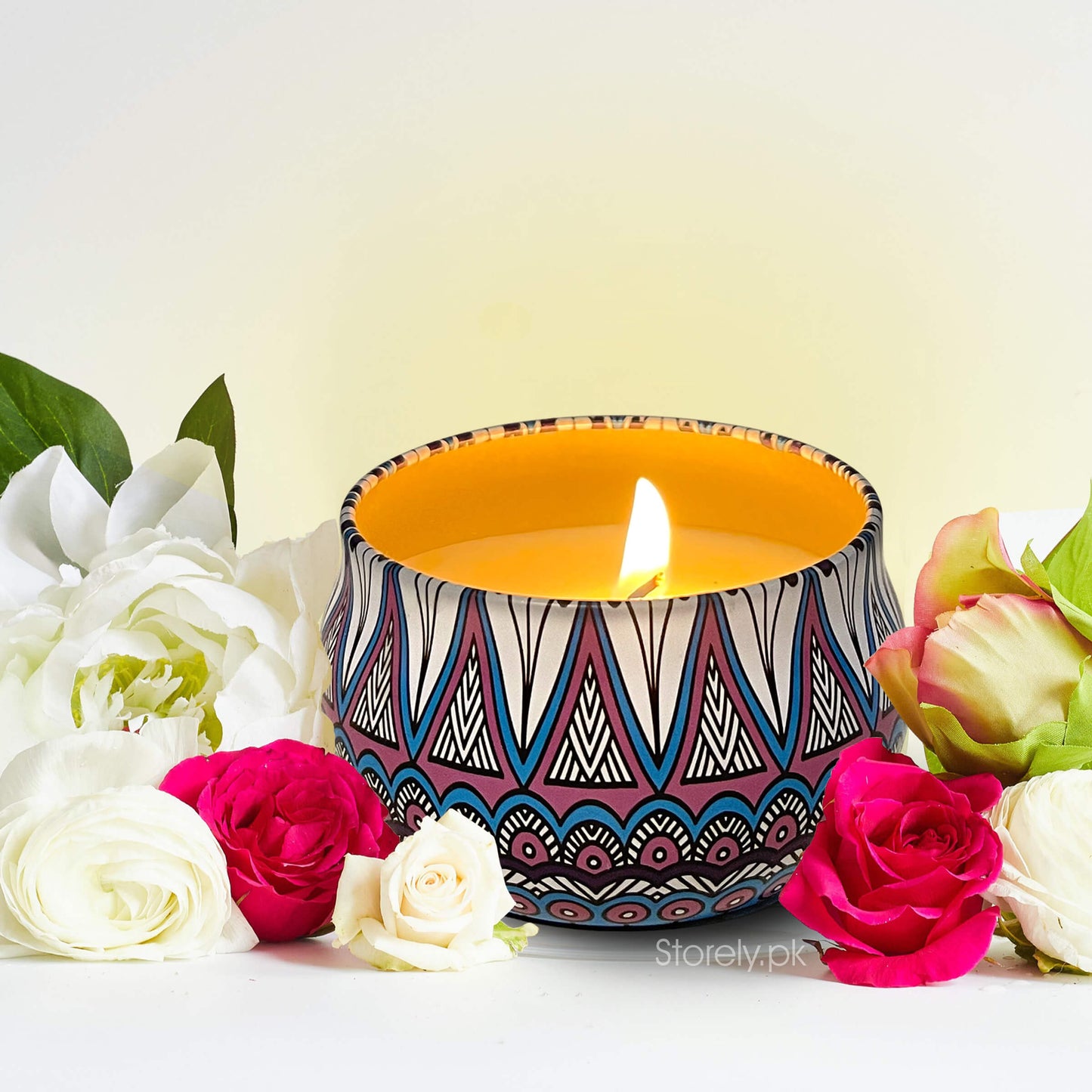 Elegant Scented Candles with Artistic Metal Designs (Medium)