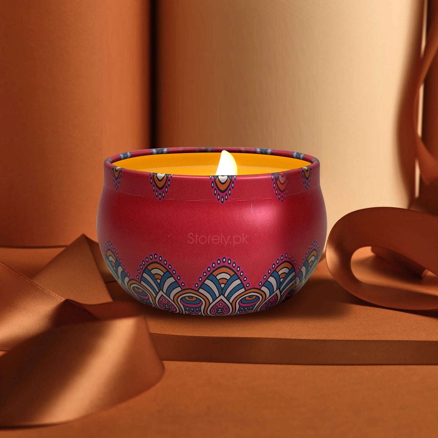 Elegant Scented Candles with Artistic Metal Designs (Medium)