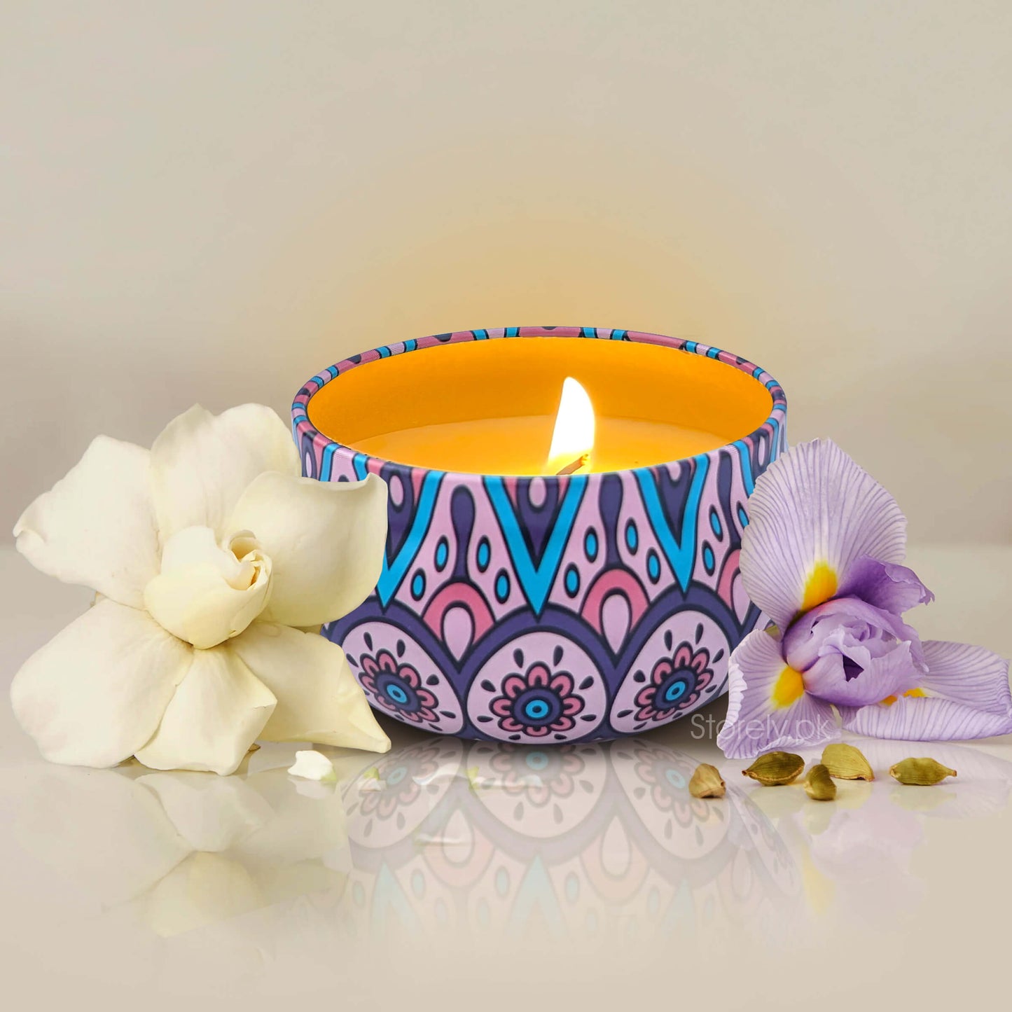 Elegant Scented Candles with Artistic Metal Designs (Medium)