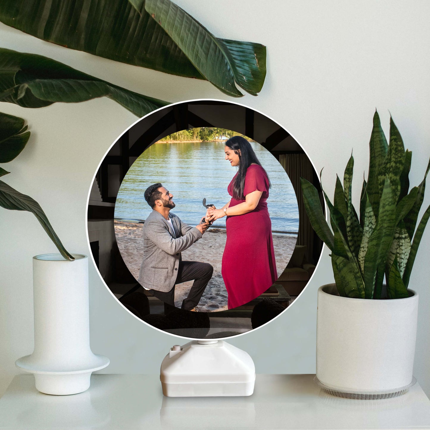 Magic Photo Frame & Mirror - Round Shape