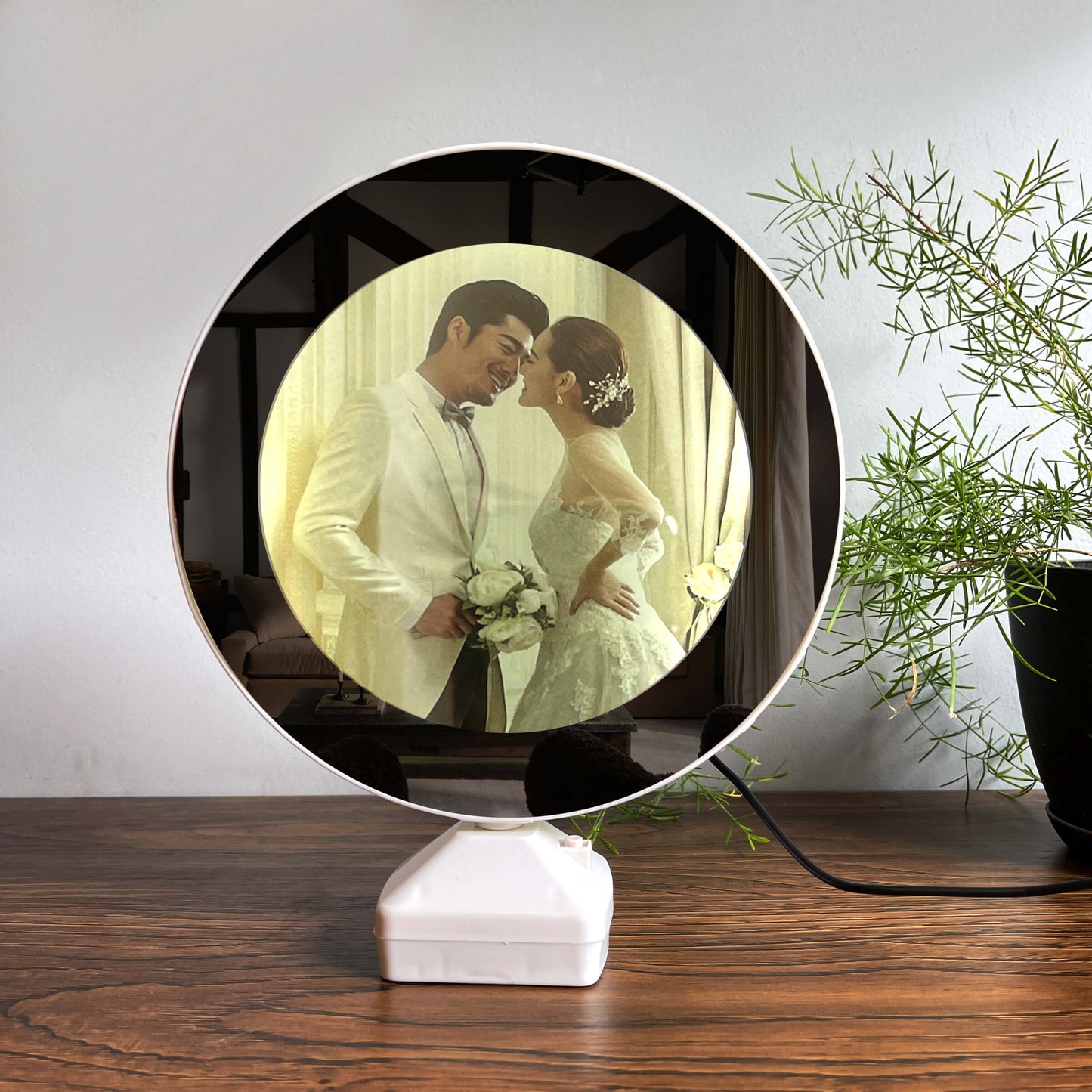 Magic Photo Frame & Mirror - Round Shape